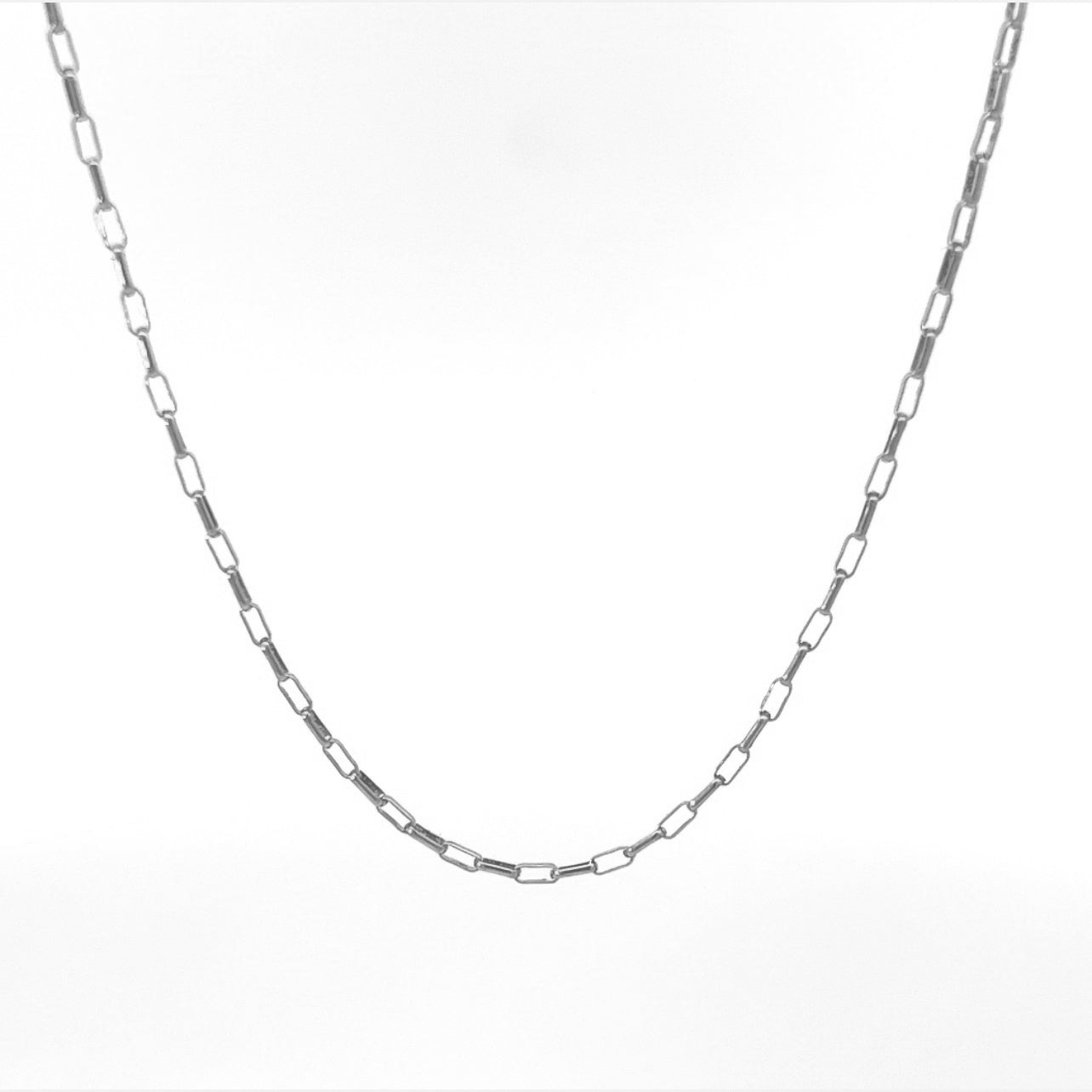 The Sarah Permanent Jewelry Chain: A Unique Oval Long & Short Chain with Contrasting Links