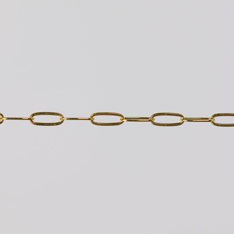 1420 GFY flat paperclip chain for PJ on a light gray background