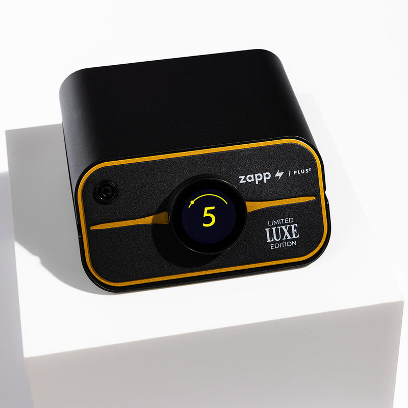 Closeup of the front of zapp plus 2 welder and the power adjusting dial on the front of it.